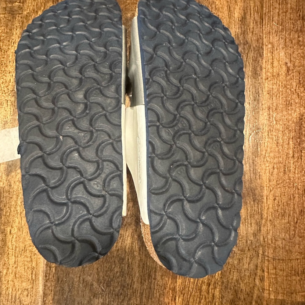 Birkenstock Women’s Metallic Silver Sandals - Picture 10 of 11